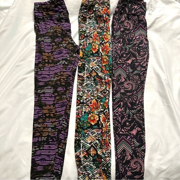 LuLaRoe Set of 3 - Wonens One Size Legging - geometric designs 41B2 - Picture 3 of 5